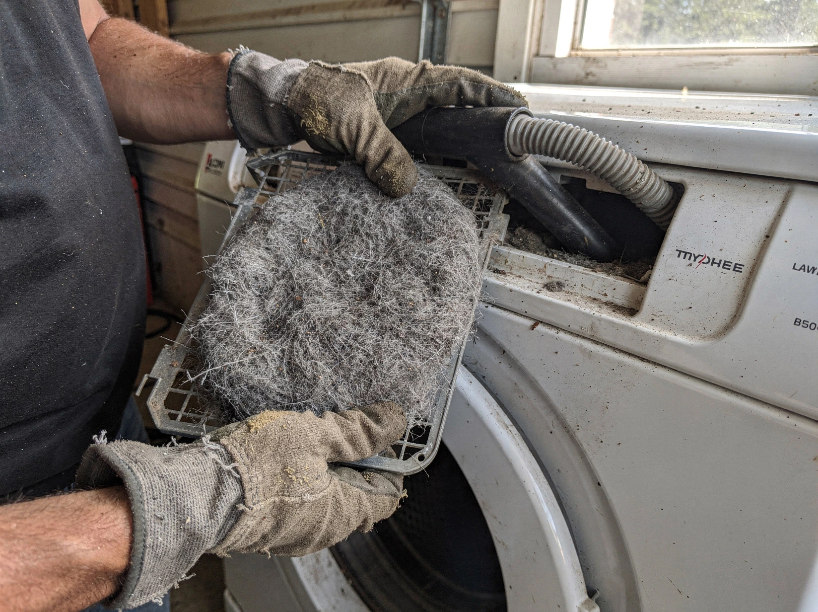 Cleaning Dryer Lint Trap service in Newport Beach, CA